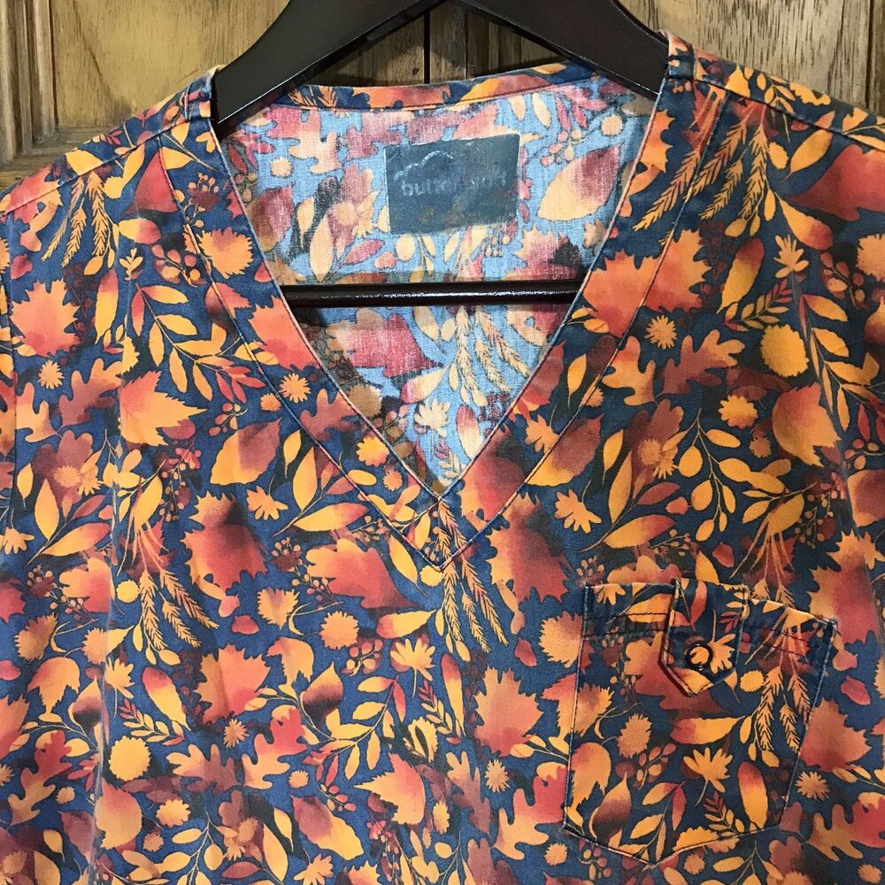 Butter Soft Autumn Leaves Top Women's M Cotton Poly 5 Pocket V-Neck Fall Scrubs